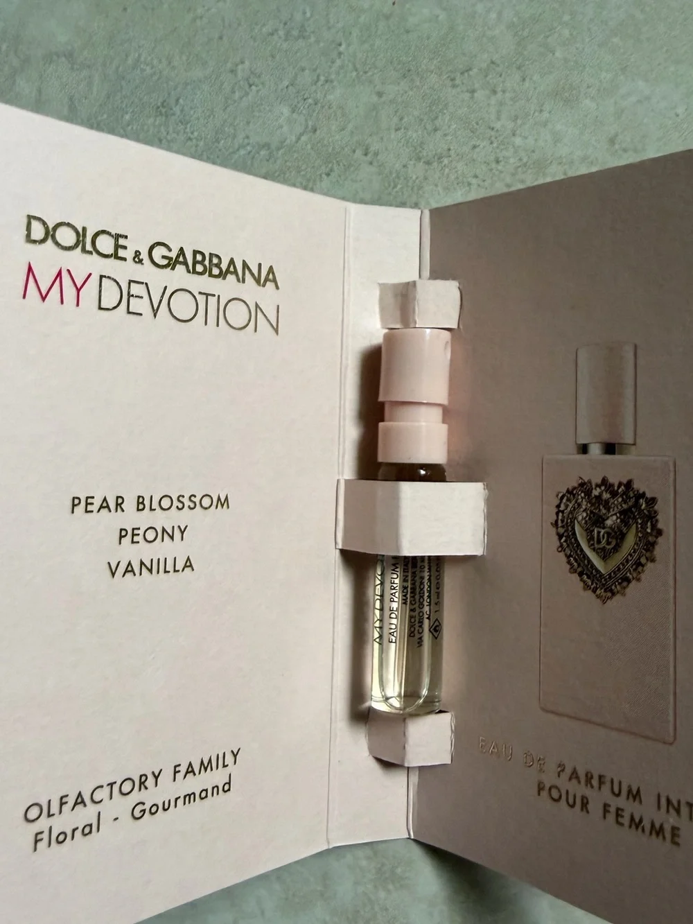 Dolce & Gabbana compact mascara